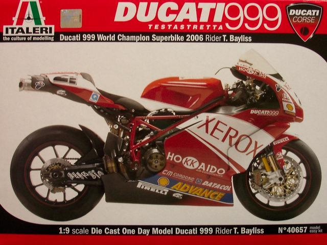 Italeri 40657 - Ducati 999 World Champion Superbike 2006