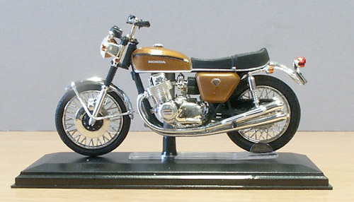 Italeri 46003 - Honda CB 750 four anno 1969