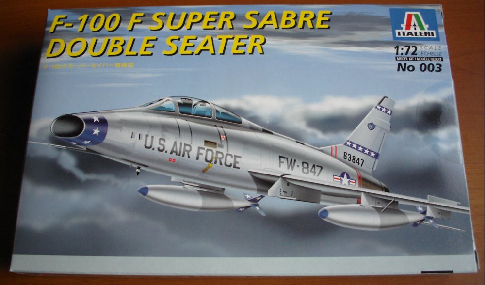 ITALERI 003 - F-100F SUPER SABRE