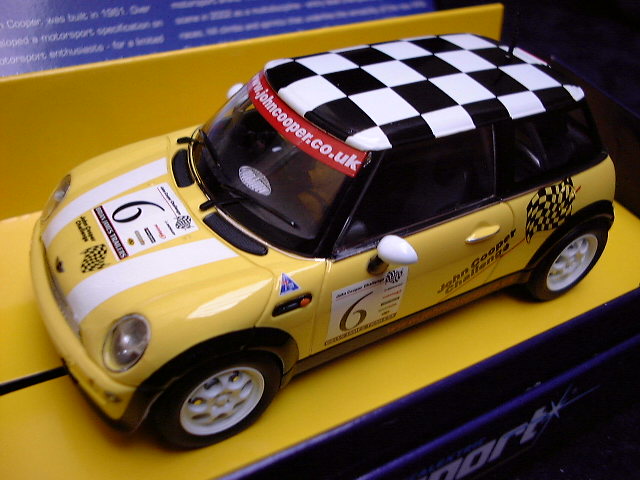 Scalextric 2485 - Mini cooper yellow