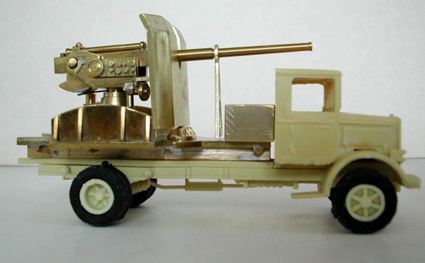 Doc models 72313 - Lancia 3RO con cannone 90/53 da trasporto